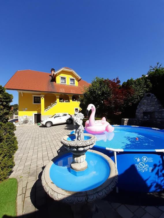 Apartma Ajda Komenda Exterior photo