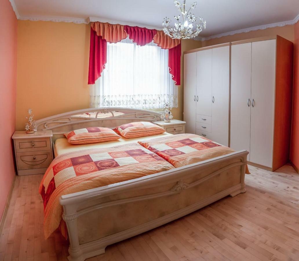 Apartma Ajda Komenda Exterior photo